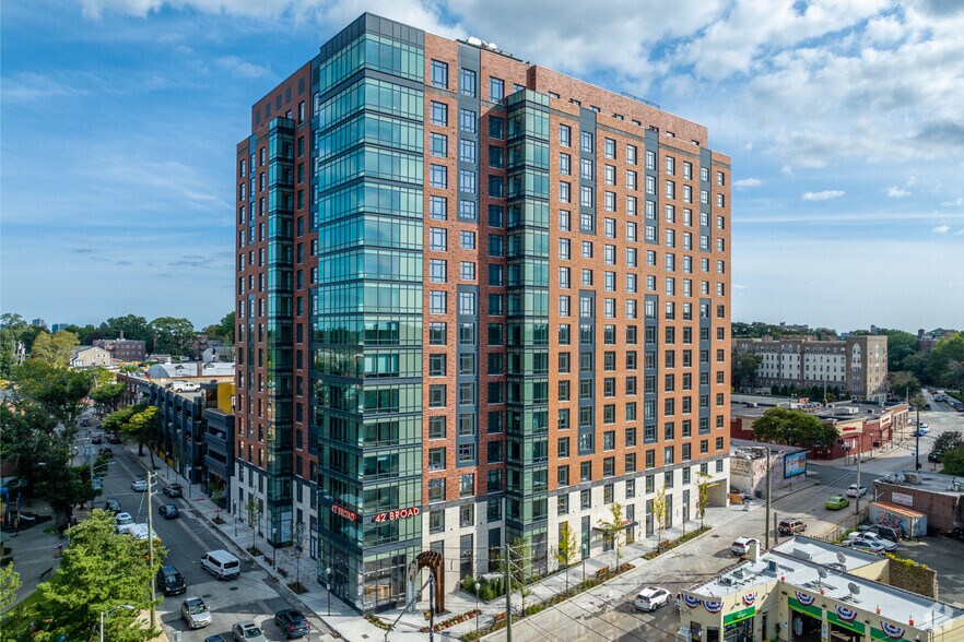 More Photos Of 42 Broad St W, Mount Vernon Apartments For Lease