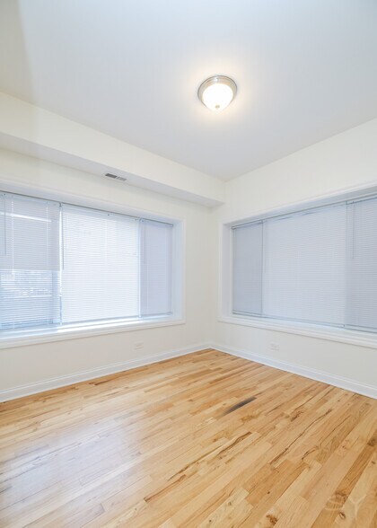 More Photos Of 6711 S Paxton Ave, Chicago Multifamily For Sale
