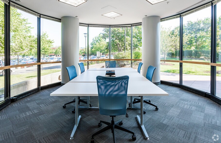 More Photos Of 8201 Corporate Dr, Landover Office For Lease