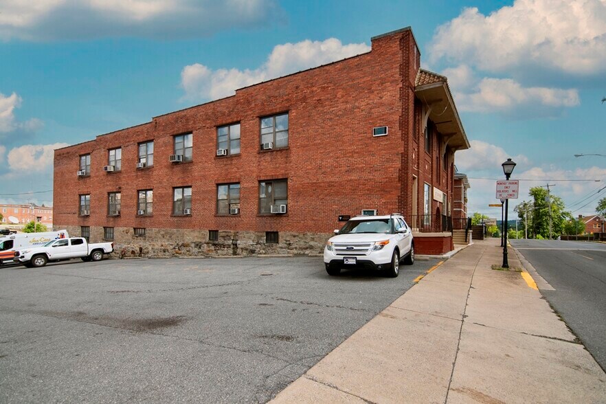 More Photos Of 207 S Heber St, Beckley Office For Sale