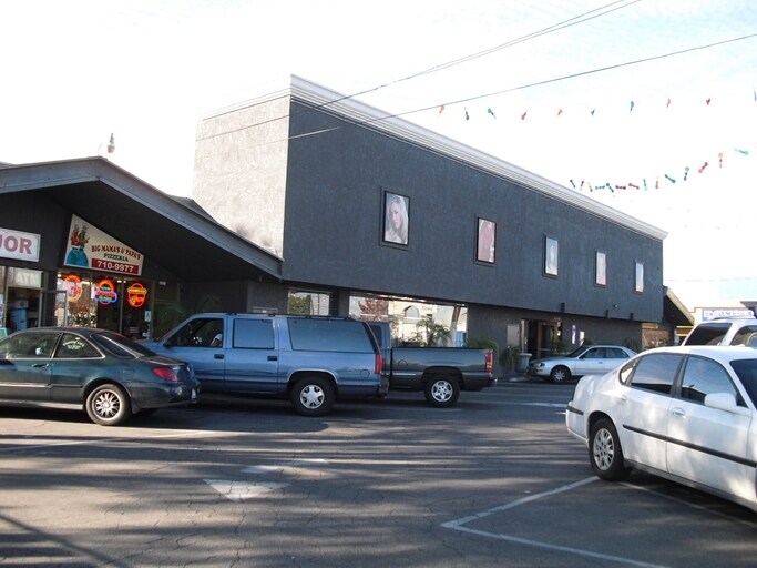Primary Photo Of 8219-8229 Canoga Ave, Canoga Park Storefront For Lease