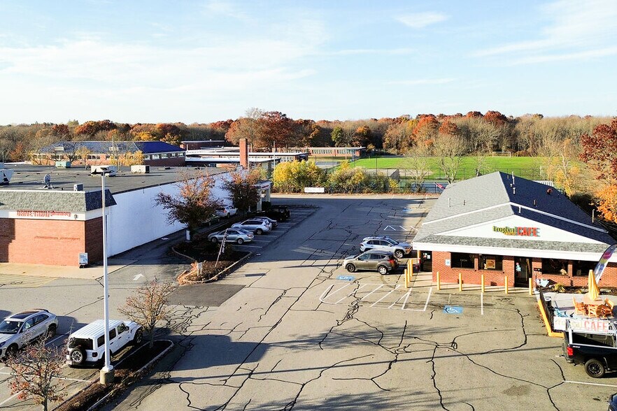 More Photos Of 2 Sarahs Way, Fairhaven Unknown For Lease