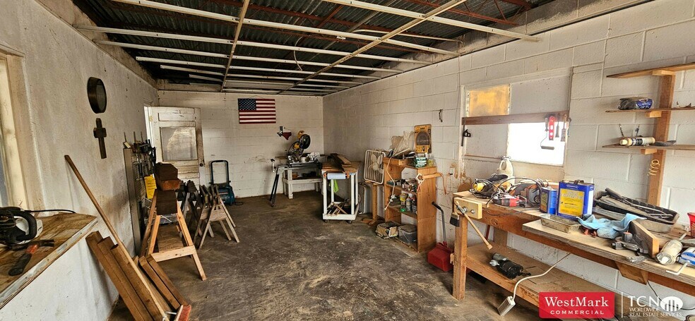 More Photos Of 824 Avenue B, Abernathy Service Station For Sale