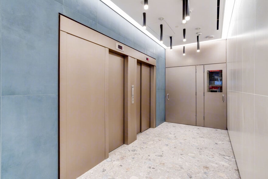 More Photos Of 12 W 37th St, New York Loft Creative Space For Lease