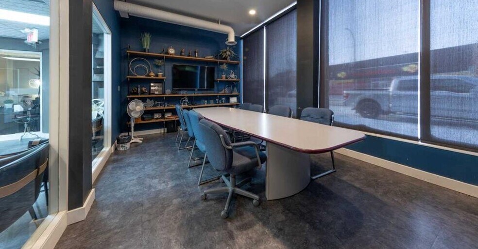 More Photos Of 4809 50 Av, Lloydminster Office For Sale