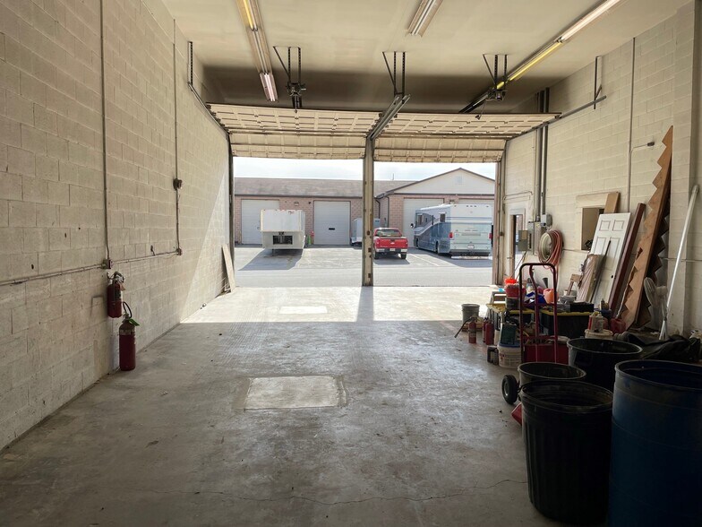 More Photos Of 12 Ormond St, Marcus Hook Warehouse For Lease