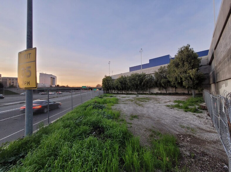More Photos Of 1788 Bayshore rd, East Palo Alto Land For Lease