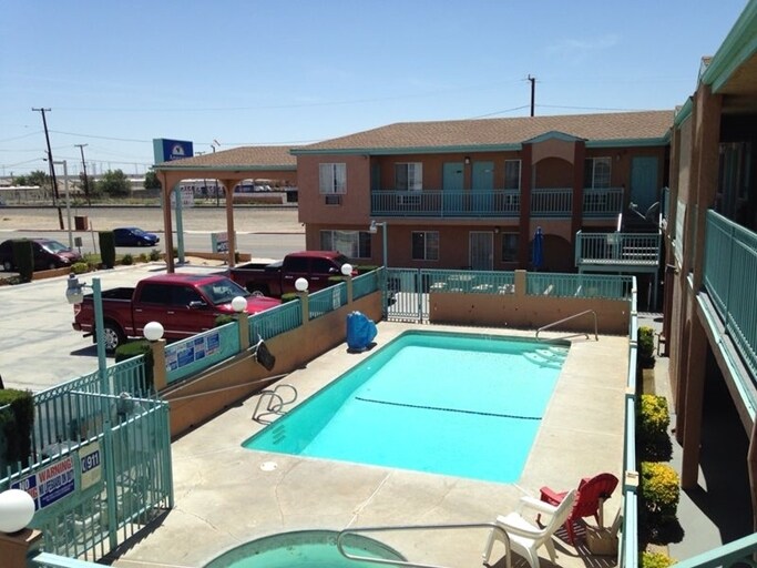 More Photos Of 16352 Sierra Hwy, Mojave Hotel For Sale