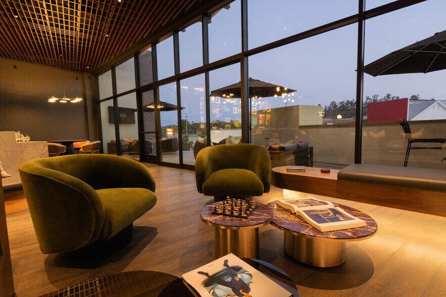 More Photos Of 23823 Ventura Blvd, Calabasas Warehouse For Sale