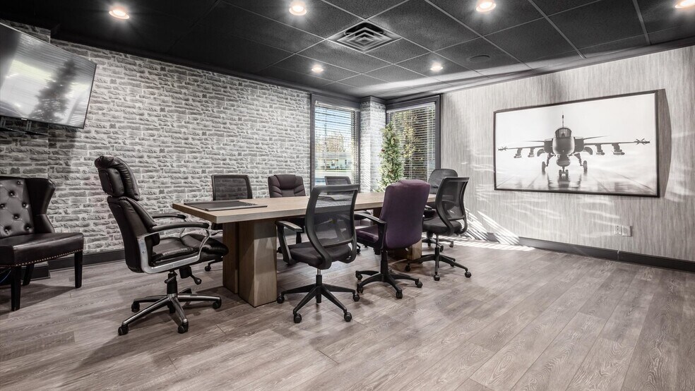 More Photos Of 300 Heath Rd, Heath Airplane Hangar For Sale