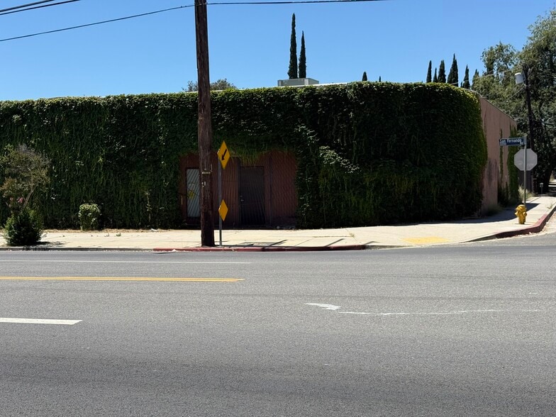 More Photos Of 13227 San Fernando Rd, Rancho Cascades Warehouse For Lease