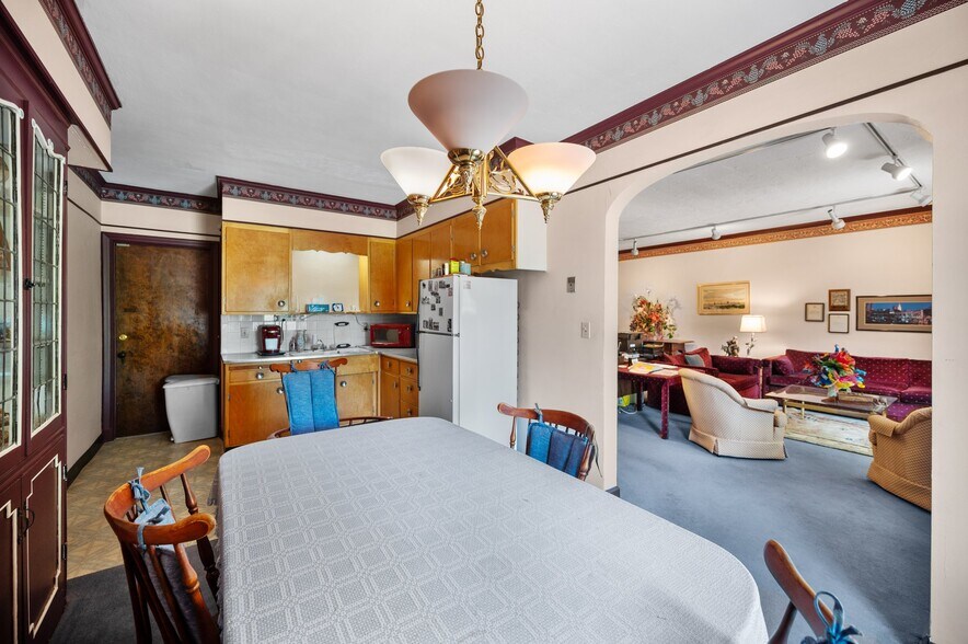 More Photos Of 16903 Fischer Rd, Cleveland Office For Sale