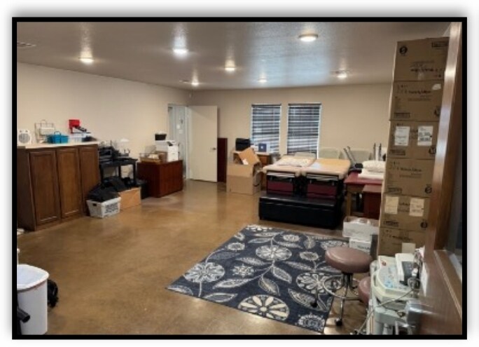 More Photos Of 200 Sydney Blvd, Thorndale Office For Lease