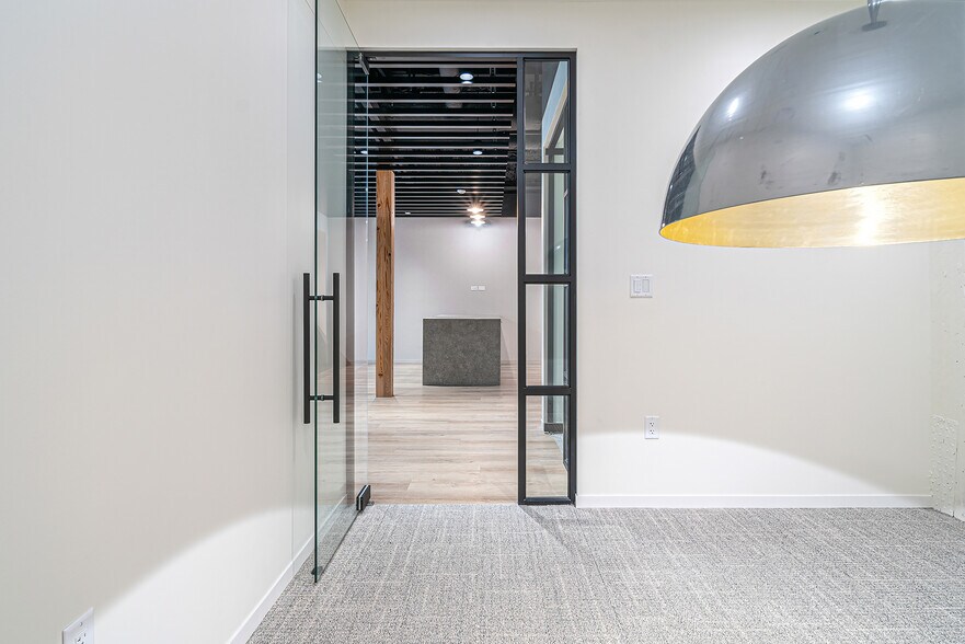 More Photos Of 885 N Railroad Ave, West Palm Beach Unknown For Lease