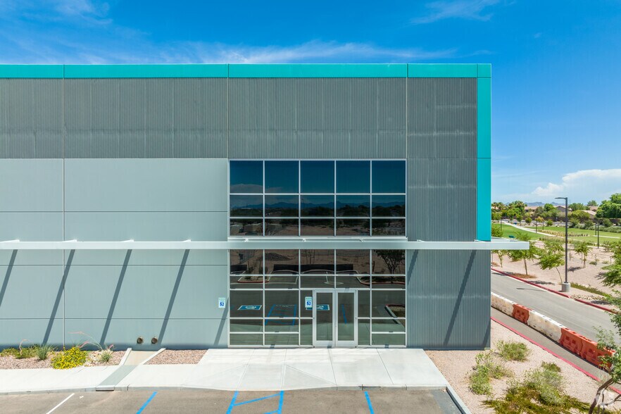 More Photos Of 3475 S McQueen Rd, Chandler Warehouse For Lease