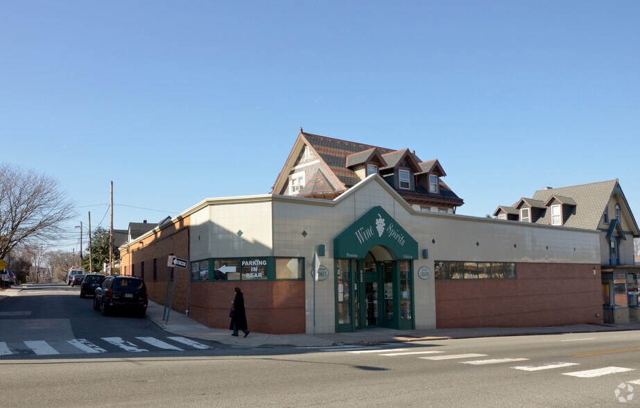 More Photos Of 922 W Lancaster Ave, Bryn Mawr Storefront Retail Residential For Sale