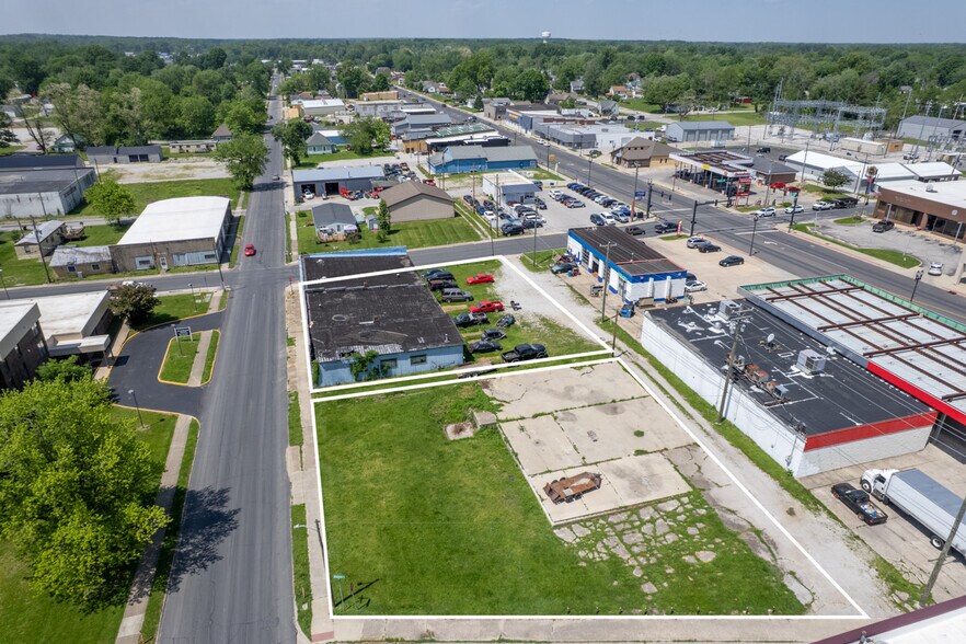 More Photos Of 210 W National Ave, Brazil Convenience Store For Sale