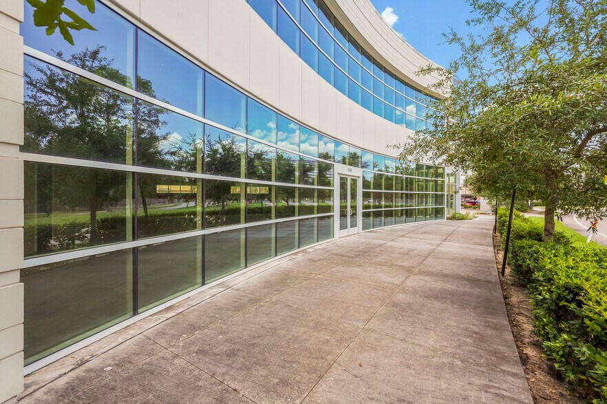 More Photos Of 1140 Enclave Pky, Houston Medical For Sale