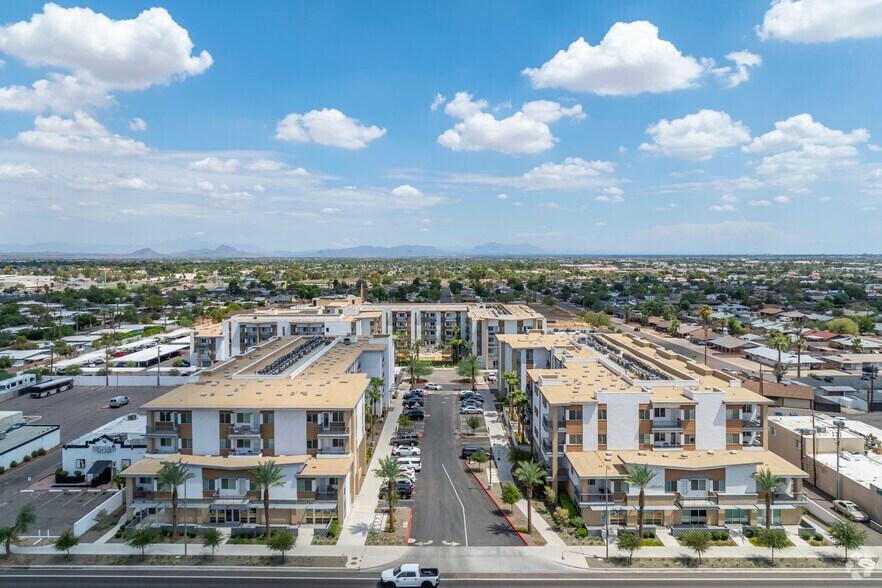 More Photos Of 2001 N Scottsdale Rd, Scottsdale Apartments For Lease