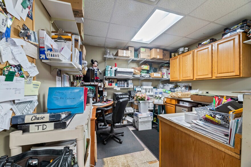 More Photos Of 136 Stelton Rd, Piscataway General Retail For Sale