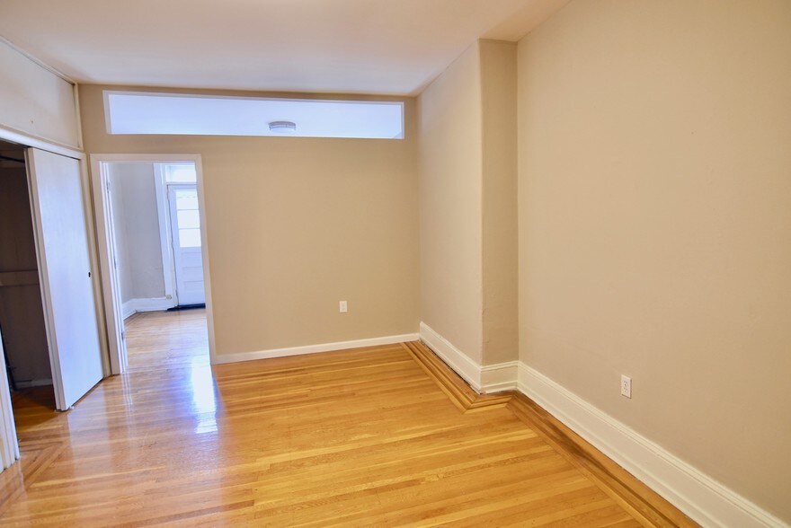 More Photos Of 319 S 12th St, Philadelphia Apartments For Sale