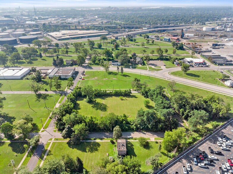 More Photos Of 500-554 S Fordson St, Detroit Land For Sale