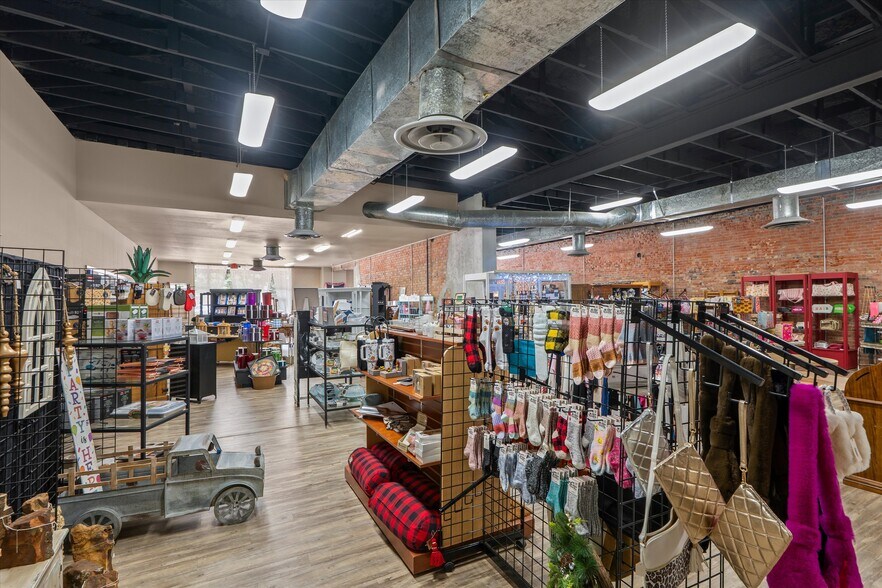 More Photos Of 112 Austin Ave, Lamesa General Retail For Sale