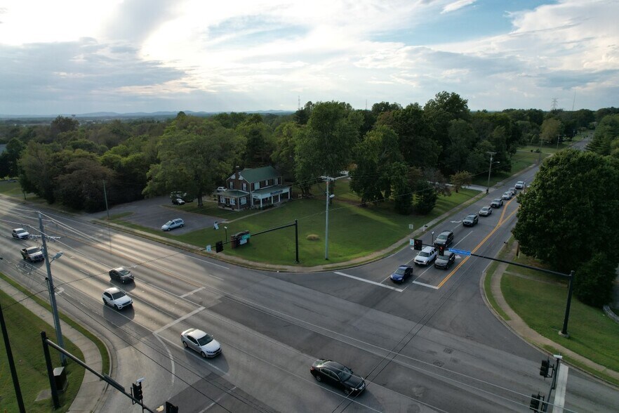 More Photos Of 1202 SE Broad St, Murfreesboro Office Residential For Lease