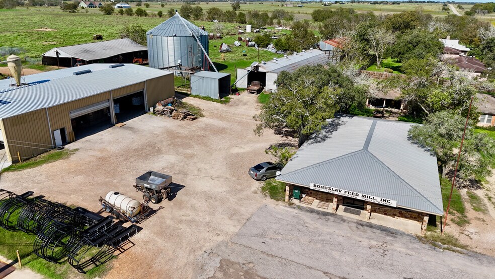 More Photos Of 5040 FM 1295, Moulton Specialty For Sale