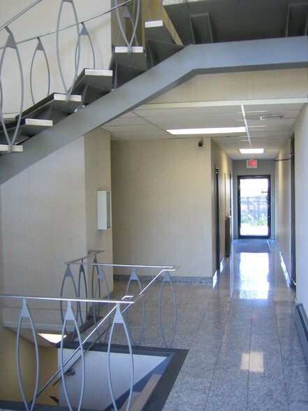 More Photos Of 1640 Vauxhall Rd, Union Township Office For Lease