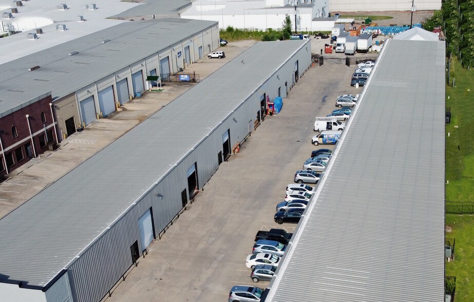 More Photos Of 5479 W Sam Houston Pky N, Houston Light Manufacturing For Lease