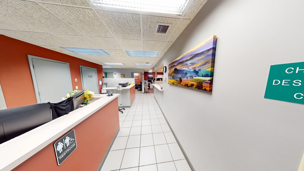 More Photos Of 1027 SE Ocean Blvd, Stuart Medical For Sale