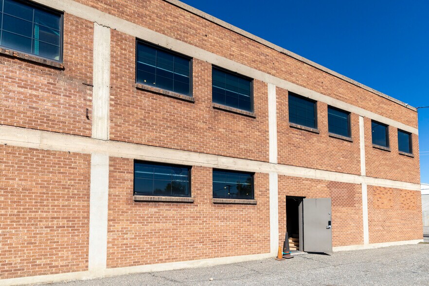 More Photos Of 2424 Wall Ave, Ogden Storefront For Sale