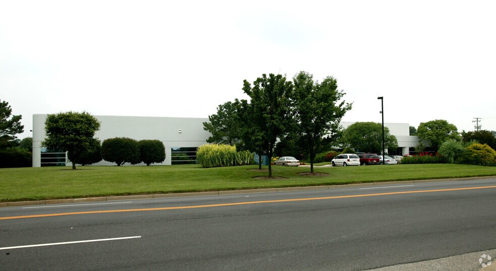 More Photos Of 5358 Robin Hood Rd, Norfolk Flex For Lease