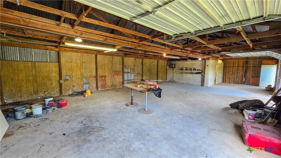 More Photos Of 1711 Holland Rd, Belton General Retail For Sale