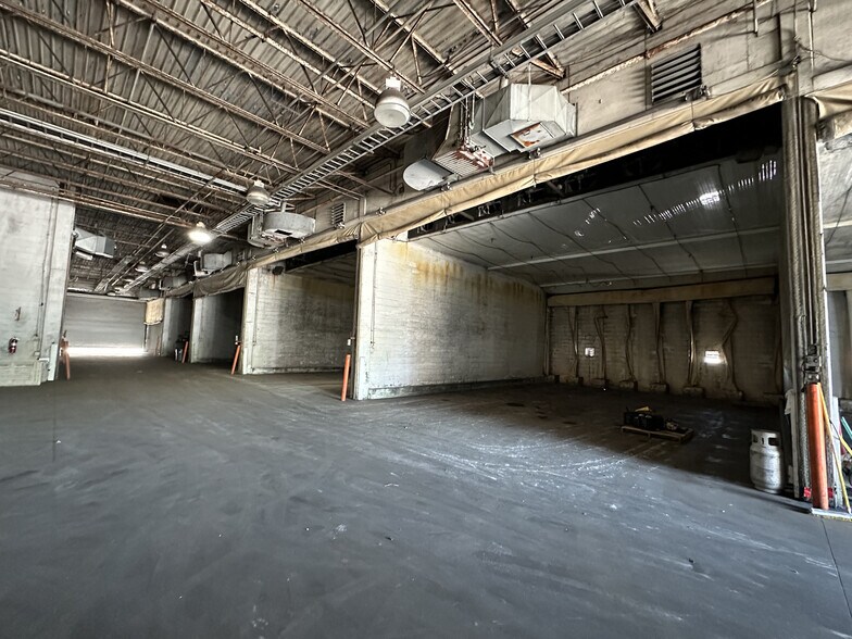 More Photos Of 625 66th Ave SW, Vero Beach Manufacturing For Sale