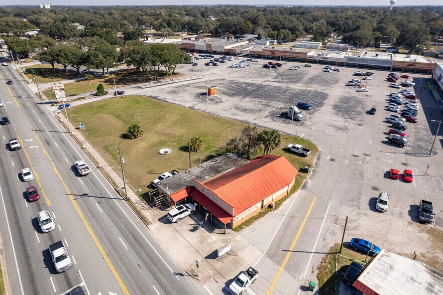 More Photos Of 324 S Main St, Wildwood Freestanding For Sale