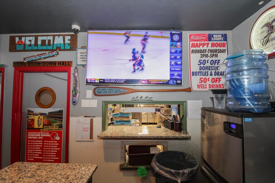 More Photos Of 54 McKinley St, Huron Bar For Sale