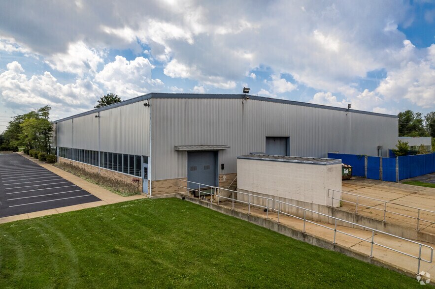 More Photos Of 28999 Aurora Rd, Solon Warehouse For Sale