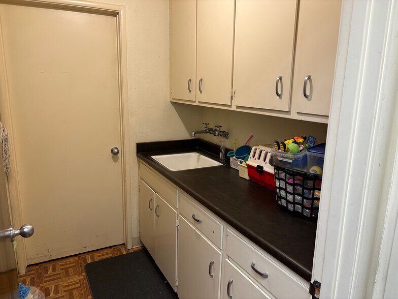 More Photos Of 4713 Yosemite Blvd, Modesto Bank For Sale