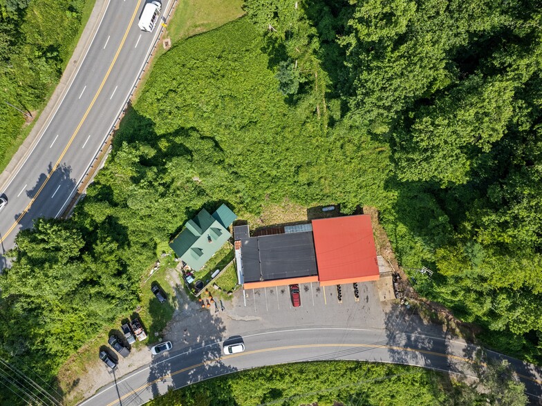 More Photos Of 119 Whitewater Dr, Cherokee Freestanding For Sale