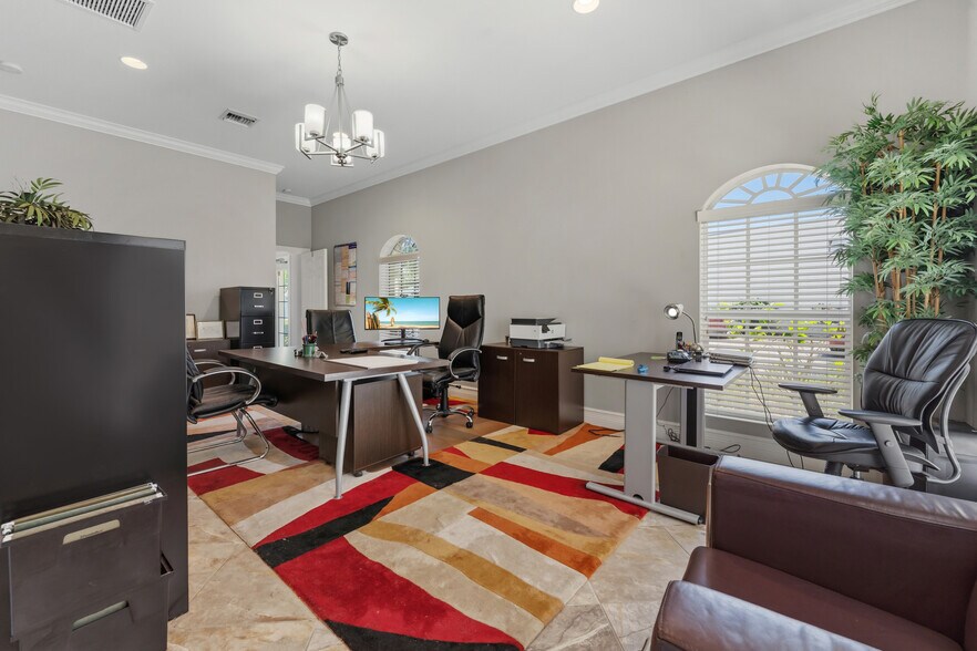 More Photos Of 3193 SE Dixie Hwy, Stuart Office For Sale