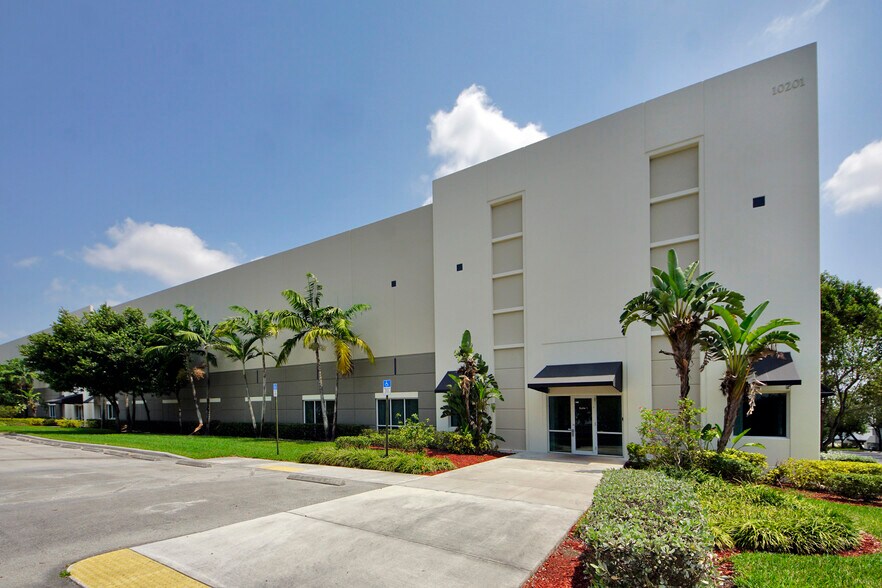 More Photos Of 10201 NW 112th Ave, Medley Warehouse For Lease