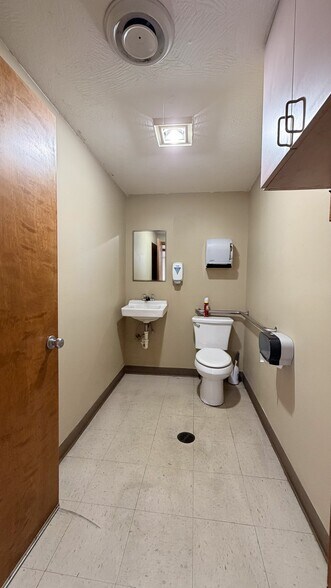 More Photos Of 310 S Union Ave, Springfield Manufacturing For Lease