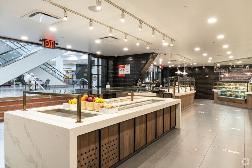 More Photos Of 875 Third Ave, New York Coworking Space