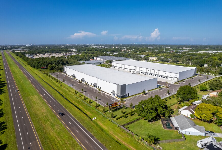 More Photos Of 5817 24th St E, Bradenton Warehouse For Lease