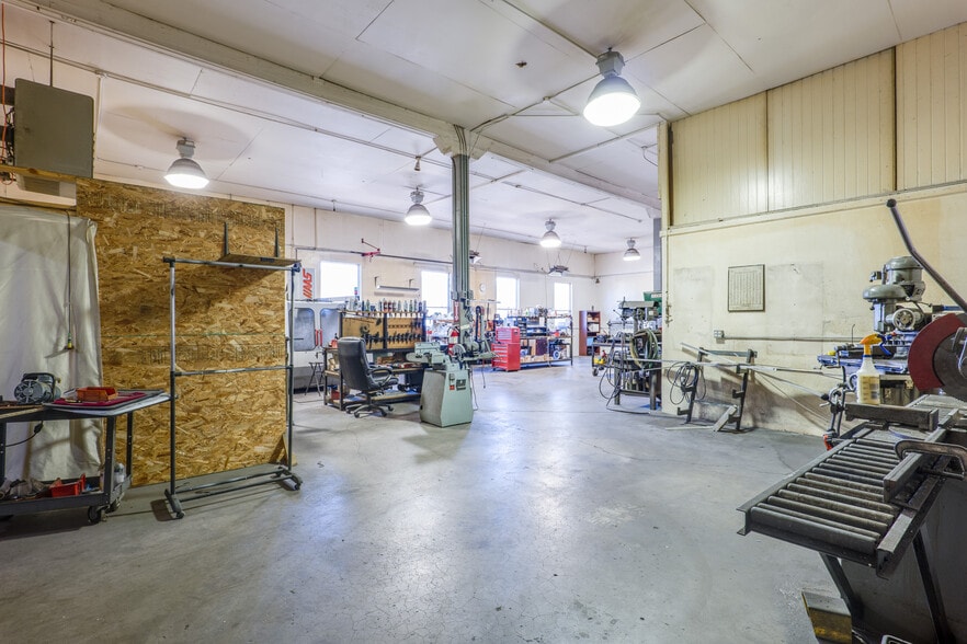 More Photos Of 489 Front St, Junction City Warehouse For Sale