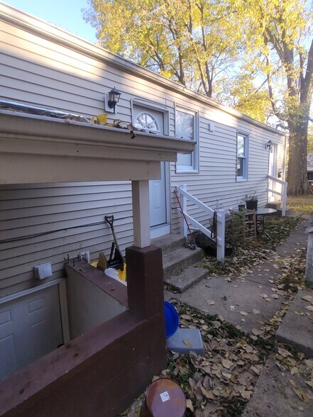 More Photos Of 1458 W 32nd St, Indianapolis Apartments For Sale