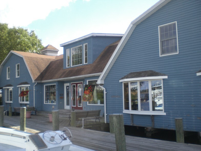 More Photos Of 23002 McKinleyville Rd, Rock Hall Marina For Sale