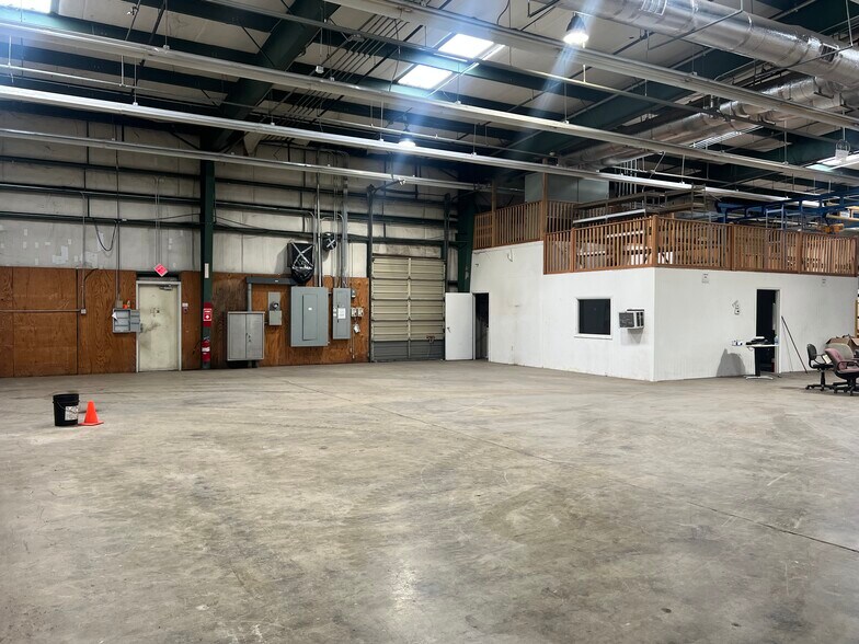 More Photos Of 463 Industry Rd, Waynesboro Warehouse For Lease